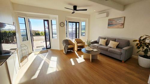 Flaxton House | Cielo Flaxton, Newly Renovated Luxury Apartment with Terrace and Iconic Views