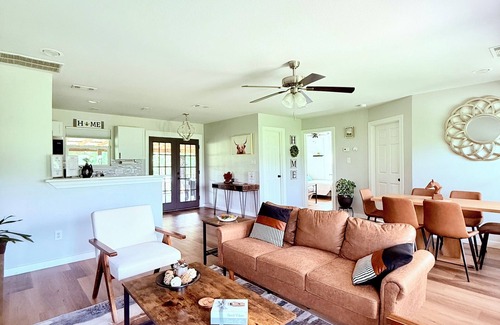 McKinney Other | Cielo’s Retreat, A Charming 3-bedroom farmhouse in McKinneyprincenton