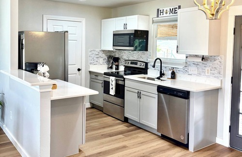 McKinney Other | Cielo’s Retreat, A Charming 3-bedroom farmhouse in McKinneyprincenton