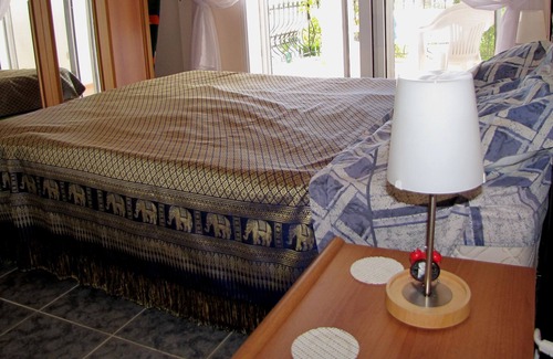 Cesme Villa | Ciftlikkoy Villa, Cesme. Lovely, comfortable 3 bed/2 bath villa 100m from sea