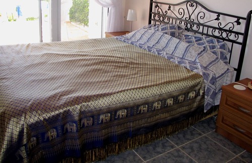 Cesme Villa | Ciftlikkoy Villa, Cesme. Lovely, comfortable 3 bed/2 bath villa 100m from sea