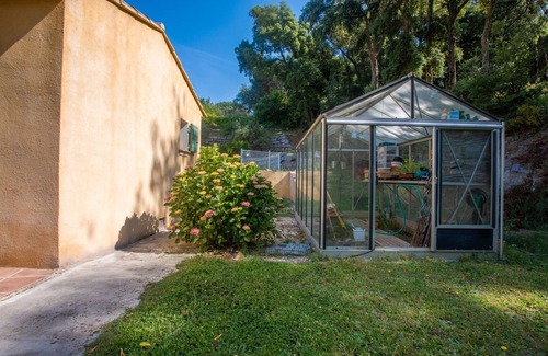 Collobrieres Apartment | "Cigale" Room with Shared Pool, Wi-Fi, and Air Conditioning