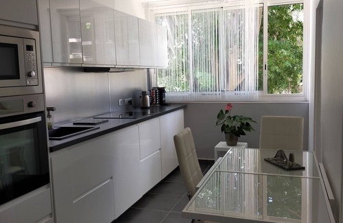 La Pointe Rouge Apartment | Cigalou at the gateway to the calanques, 2 km from the beach, 8 km from the Luminy university campus