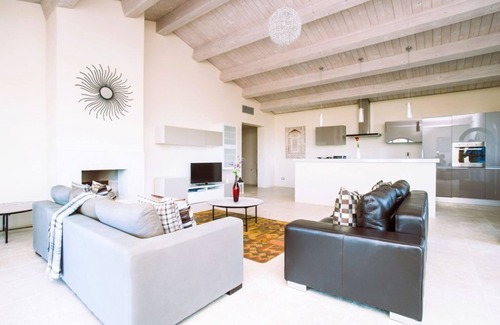 Trequanda Villa | Cignella Villa Falco in resort with pool