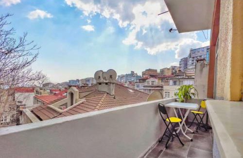 Gumussuyu Mahallesi Apartment | Cihangir House