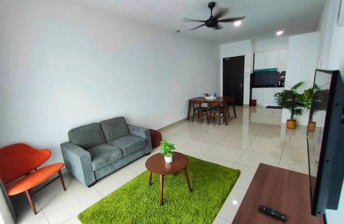 Bandar Penawar Apartment | Cikgukay Desaru Homestay Apartment With Pool View WiFi & Netflix