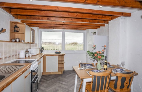 Llanengan Cottage | CILAN - 2 TY'N DON, pet friendly in Abersoch