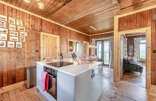Barmouth House | Cilynys - Three Bedroom House, Sleeps 6