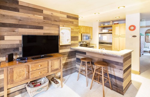 Telluride Condo | Cimarron Lodge 22 by AvantStay | Ski-In/Ski-Out Property w/Two Hot Tubs!