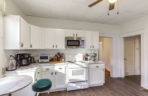 Covington House | Cincinnati Area Vacation Rental ~ 3 Mi to Downtown