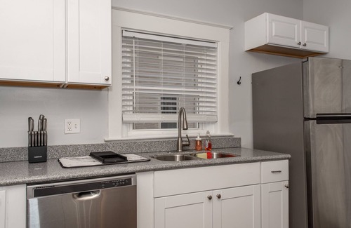 St. Bernard House | Cincy home sleeps 18!