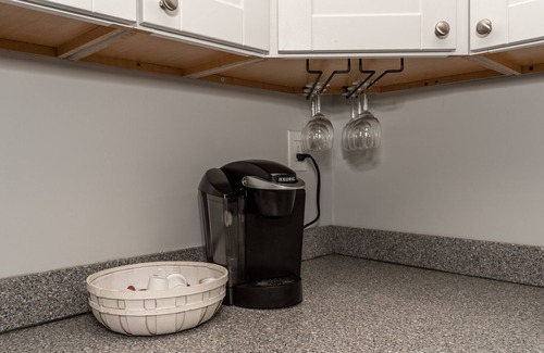 St. Bernard House | Cincy home sleeps 18!