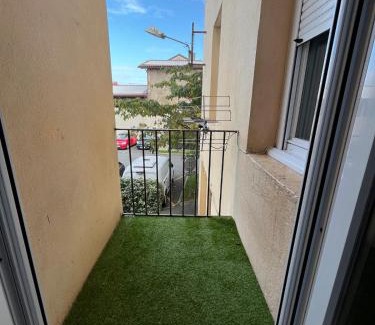 Charnay-les-Macon Apartment | Cinema et Billiard