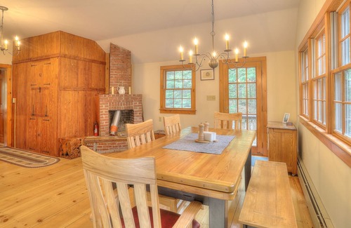 Rangeley Cabin | Cinnamon Bear House - Perfectly updated and furnished cottage on the shores of Loon Lake