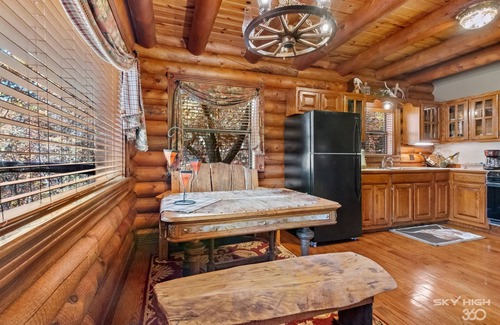 Eureka Springs Cabin | Cinnamon Valley Resort