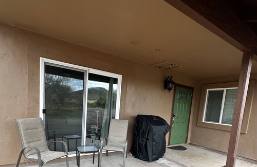 New River House | Circle Mountain Ranch at the trail head with horse motel