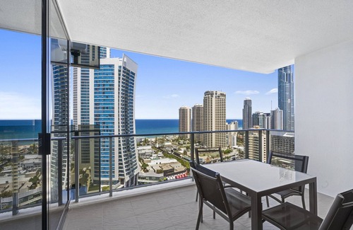 Surfers Paradise Apartment | Circle on Cavill - 20th Floor Luxury