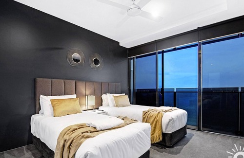 Surfers Paradise Apartment | ♦️ Circle on Cavill - 3 Bedroom Ocean View Apartment Good for 8 Guests — Q Stay