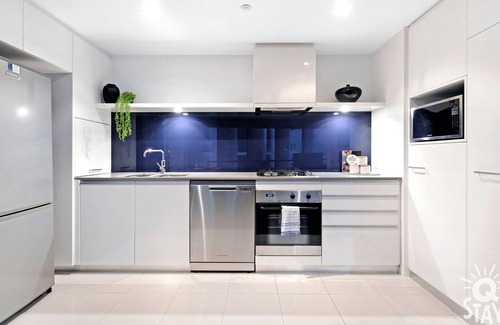 Surfers Paradise Apartment | Circle on Cavill - 2 Bedroom Sea View, High Floor
