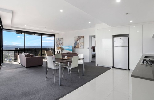 Surfers Paradise Apartment | Circle On Cavill High Floor 1 Bedroom Apartment - CoastHM