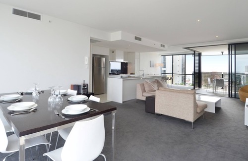 Surfers Paradise Apartment | Circle on Cavill - HR Surfers Paradise