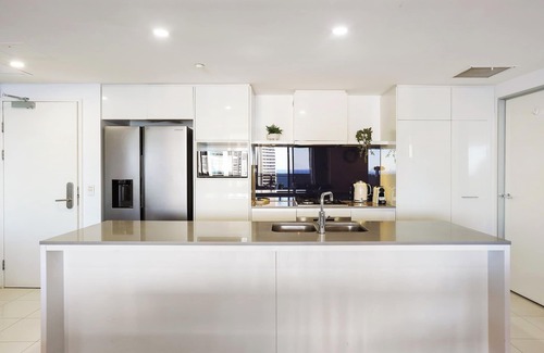 Surfers Paradise Apartment | Circle on Cavill SkyHome 2443 - Level 44 3 bedrooms