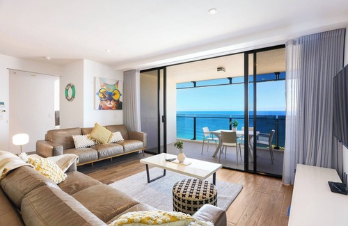 Surfers Paradise Apartment | Circle on Cavill SkyHome 2443 - Level 44 3 bedrooms