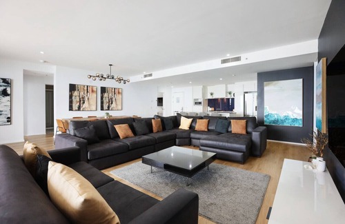Surfers Paradise Apartment | Circle onCavill SubPenthouse 4BRM Lv52 Ocean View!