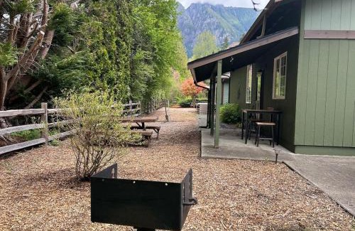 North Bend House | Circle River Bungalow