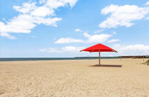 West Hyannisport House | Cirlene's Beach Retreat