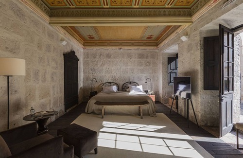Historical Center Hotel | CIRQA - Relais & Châteaux