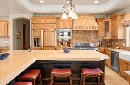 East Mesa Villa | City View Manor