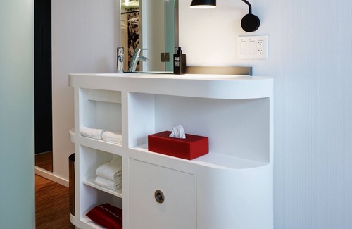 Historic Core Hotel | citizenM Los Angeles Downtown