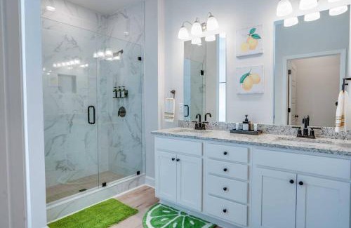 Tallahassee House | Citrus Cottage: Comfy - Hwy 10 - Peaceful Retreat