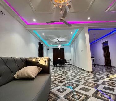 Nopendaw House | Citrus Duplex Getaway