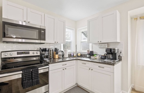 Sulphur Springs House | Citrus Grove Retreat: Fun, Relaxation, & Sunshine - 3bdr 2ba