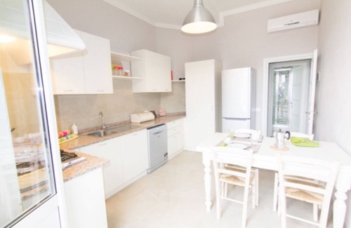 Santa Maria Novella Apartment | Cittadella 5 - Three Bedroom Apartment, Sleeps 8