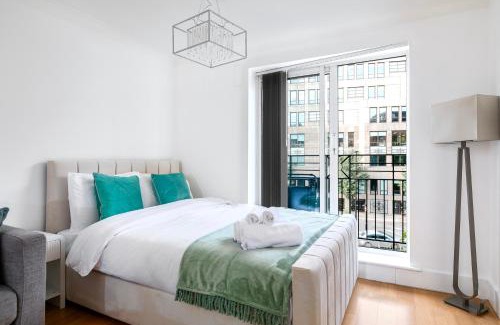 Queenhithe Apartment | City 2BR Near Thames & Bank