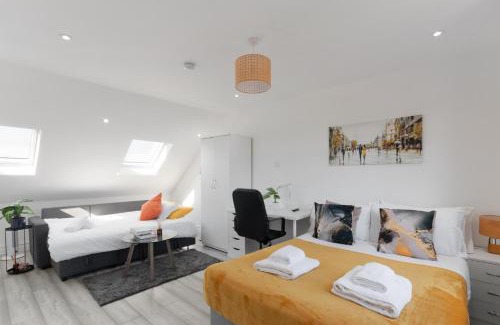 South Harrow Apartment | City Apartment - Sleeps 2 & Free Parking