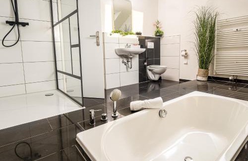 Krefeld Apartment | City Apartments by JUNIK Apartments