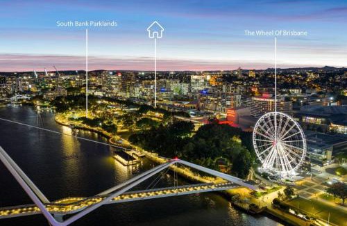 South Brisbane Apartment | City Beach At your door! 3BR retreat at South Bank