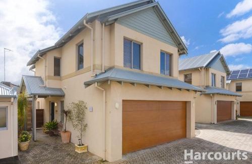 Mandurah House | City Beach house