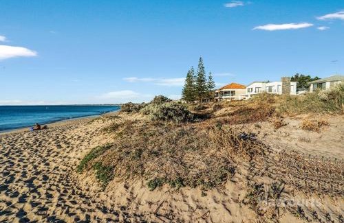 Mandurah House | City Beach house