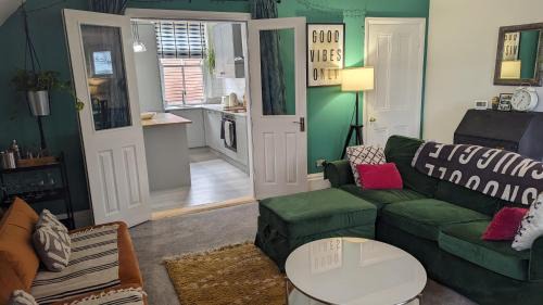 Seven Dials Apartment | City Beach Loft Apartment Free Parking