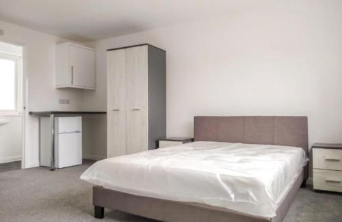 Corby House | City breaks Corby Uist Walk