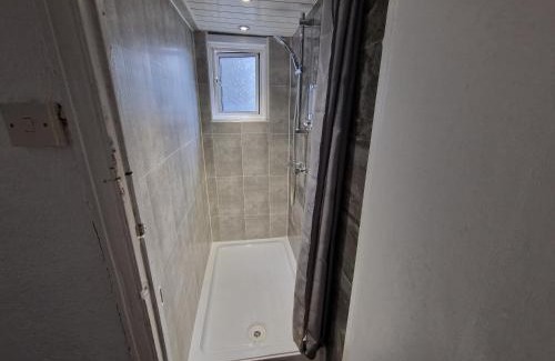 Whitechapel House | City Budget Guesthouse