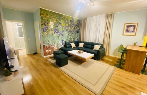 Shkoder Apartment | city center 1-bedroom apartment with WiFi and AC in delightful Shkodër