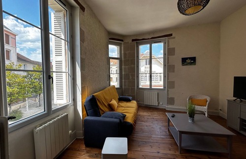 La Roche-Posay Apartment | City Center 1BR Apartment in La Roche-Posay
