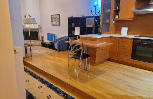 Arta Apartment | City Center Apartment