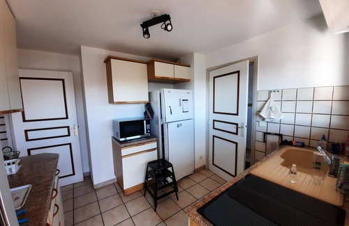 Saint-Raphael Apartment | City center, large terrace, 5th top floor, all on foot, sea view